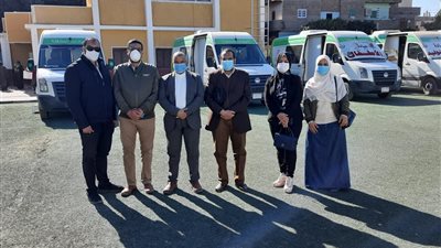 الكشف على 1180 مريضًا بقافلة جامعة الأقصر الطبية بقرية الزناقطة