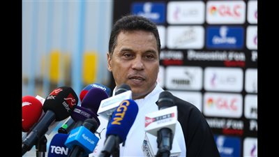 وصول حسام البدري لحفل تكريم اتحاد الكرة للنواب الرياضيين (صورة)