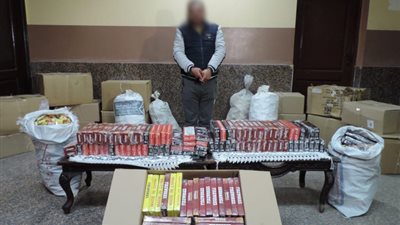 القبض على سائق بحوزته 47 ألف وحدة ألعاب نارية بالفيوم
