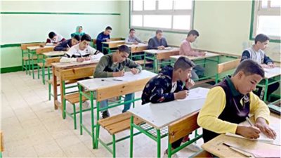 التعليم: 97.6% نسبة حضور طلاب الصف الثاني الإعدادي في امتحان الفصل الدراسي الأول.. ولا توجد أي شكاوى