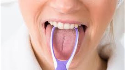 تعرّف كيف تحافظ على لسانك نظيفا وتتخلص من رائحة الفم الكريهة