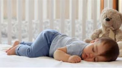 تعرف على عدد ساعات النوم التي يحتاجها الطفل حسب عمره