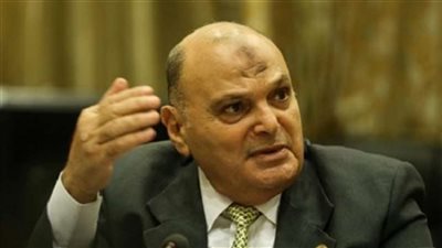 وصول المستشار عبد الوهاب عبد الرازق رئيس مجلس الشيوخ لعزاء الفريق كمال عامر