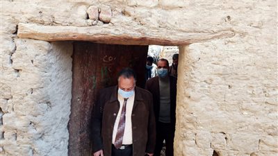 محافظ أسيوط: معاينة المنازل المتهالكة لإعادة تأهيلها ضمن مبادرة تطوير الريف المصري