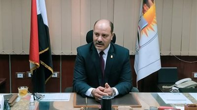 مدير تعليم سوهاج الجديد يتسلم مهام منصبه.. ويشكر الرئيس على تمكين الشباب