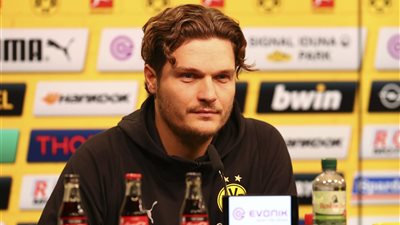 مدرب دورتموند يتحدث عن مواجهة إشبيلية.. ويكشف موقف سانشو وهالاند من المشاركة