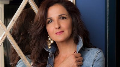 بكلماتها وألحانها.. تانيا صالح تقدم أول ألبوم غنائي للمرأة المطلقة