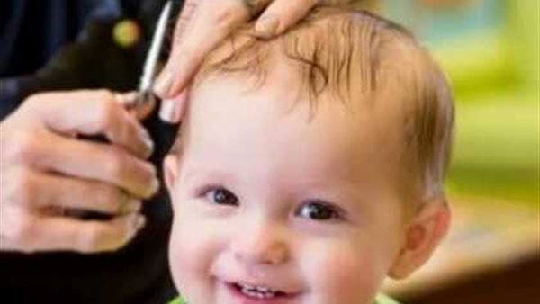 الحلاقة للرضع