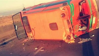 انقلاب سيارة إسعاف على طريق البلايزة أبوتيج في أسيوط