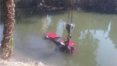 بعد إصابة 4 أشخاص.. الحماية المدنية بالقليوبية تنتشل سيارة سقطت بترعة الإسماعيلية 