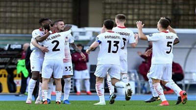 غياب إبراهيموفيتش و5 آخرين.. قائمة ميلان لمواجهة مانشستر يونايتد