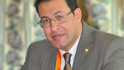 عضو اللجنة العلمية لـ 