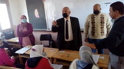 خطأ بامتحان الصف الثالث الإعدادي يتسبب في استبعاد موجه أول من وظيفته بسوهاج