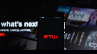 نيتفليكس تختبر تقنية جديدة لمنع تداول كلمة السر