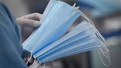 قبل بيعها للمواطنين.. ضبط 2250 كمامة و69 زجاجة مجهولة المصدر بسوهاج