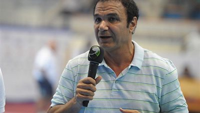 قبل مواجهة فيتا كلوب.. جماهير الأهلي تطالب باستبعاد أحمد الطيب من التعليق على مباريات الفريق