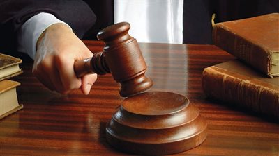 إخلاء سبيل طبيبة متهمة بالتسبب في وفاة عجوز أثناء تنفيذ حكم قضائي بالشرقية