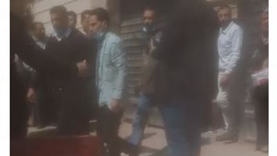 لحظة ترحيل المتهم بالتستر على متحرش المعادي لمحبسه (فيديو) 