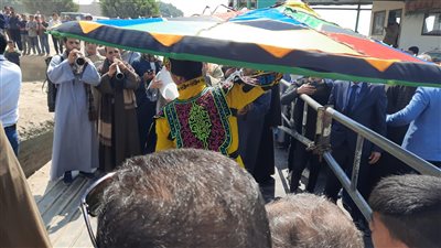 أهالي ديرمواس بالمنيا يشعلون موكب سفير الإمارات بالرقص على المزمار والتنورة (صور)