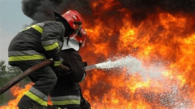 اندلاع حريق هائل بمحور ديروط الحر في أسيوط  