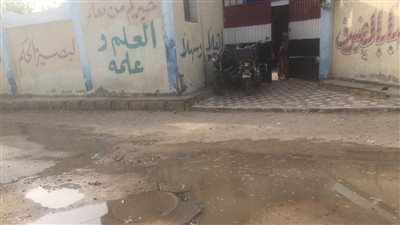 في اليوم الأول للدراسة.. انفجار ماسورة مياه أمام مدرسة ابتدائية في الإسماعيلية