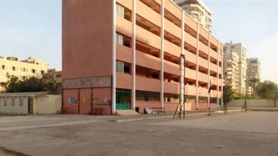 إصابة طالب ومعلم في حادث تصادم أمام مدرسة بكفر الشيخ