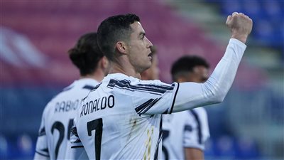ليلة تألق كرستيانو.. يوفنتوس يفوز على كالياري بالدوري الإيطالي