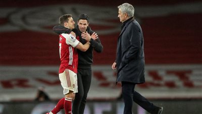 جوزية مورينيو يهاجم حكم مباراة أرسنال 