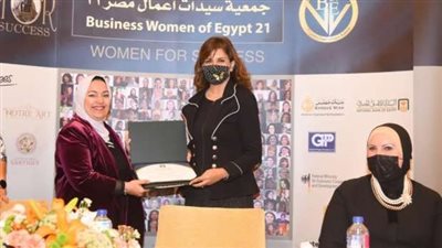 وزيرة الهجرة: المرأة المصرية تستحق تكريمًا خاصًا لما تقدمه من تضحيات مستمرة