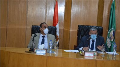 محافظ المنيا يتابع تنفيذ الخطة الاستثمارية.. ويؤكد: لا تسامح في التقصير