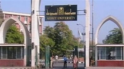 جامعة أسيوط تُعلن فوز أحمد عصام ورفيدة فرج بلقب الطالب المثالي