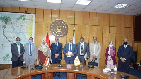 وزارتا القوى العاملة