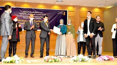 لمحو الأمية التكنولوجية.. توأم تؤسسان مبادرة لتعليم أطفال الصعيد