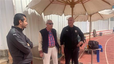 رئيس الزمالك يجتمع باللاعبين قبل مواجهة الترجي التونسي  