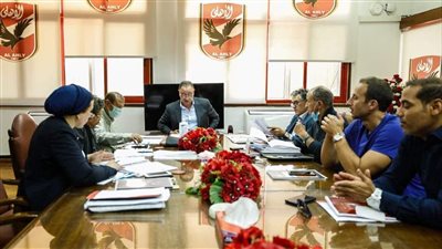 تفاصيل اجتماع لجنة التخطيط بالأهلي ومديري القطاعات مع الخطيب