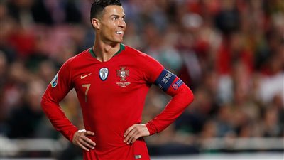 مدرب البرتغال: رونالدو دفاعيًا لا يقدم الكثير للفريق