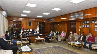 رصد 110 ملايين جنيه لإقامة كورنيش بمدينتي قنا ونقادة