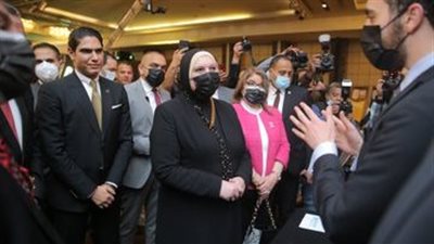 أبو هشيمة يشكر وزيرة الصناعة لحضورها حفل توزيع جوائز المشروعات الناشئة (صور)