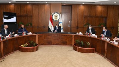 وزير البترول يوجه بزيادة برامج التدريب لتعزيز ثقافة السلامة لدى العاملين بالقطاع