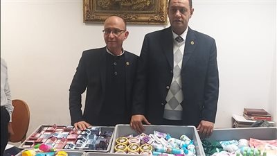 جمارك مطار برج العرب تحبط تهريب كمية من مستحضرات التجميل