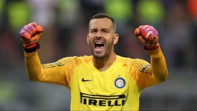 رسميًا.. إنتر يعلن إصابة سمير هاندانوفيتش بفيروس كورونا