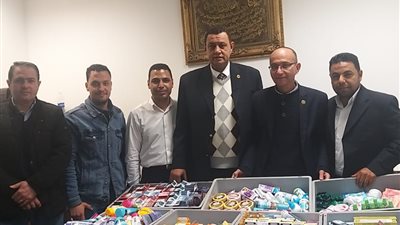 جمارك مطار برج العرب تضبط محاولة تهريب كمية من مستحضرات التجميل