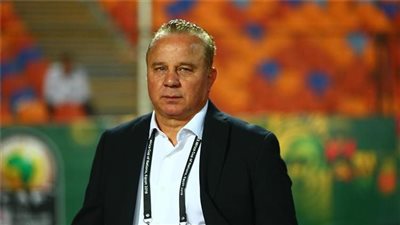 شوقي غريب يستقر على ضم 6 لاعبين من الأهلي بعد قرار الاستثناء (خاص)