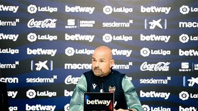 مدرب ليفانتي يعلق على اهتمام ريال مدريد بضم نجم الفريق