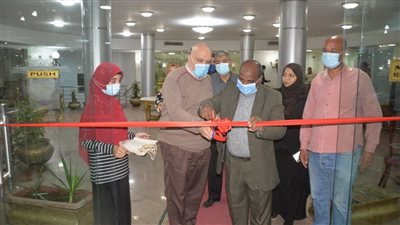 بمشاركة 17 مركز شباب.. افتتاح معرضًا لمنتجات عضوات أندية الفتاة والمرأة بالأقصر (صور)