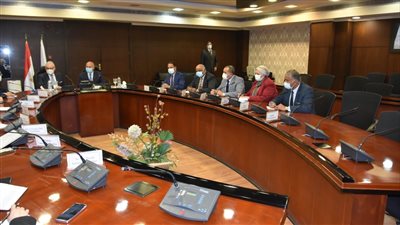 مباحثات مصرية إيطالية للتعاون في مجالات النقل المختلفة