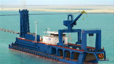 أكبر كراكات الشرق الأوسط تستعد للانضمام لأسطول قناة السويس 