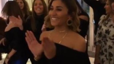 بعد أنباء انفصالها عن الهضبة.. دينا الشربيني ترقص على 