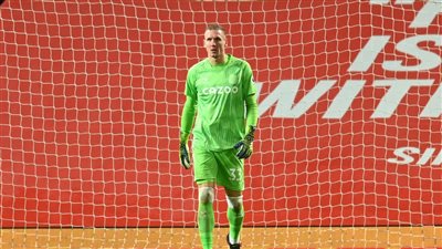 بعد سرقة منزله وتهديد عائلته.. روبن أولسن يقرر مغادرة إنجلترا