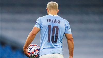 إنتر يداخل سباق التعاقد مع أجويرو وكافاني